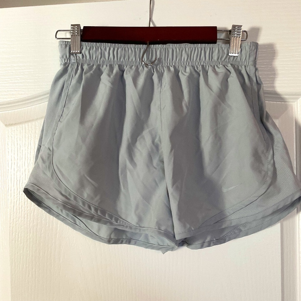 Nike Wolf Grey Women's Tempo Dry Core 3'' Running Shorts, Small, NWOT